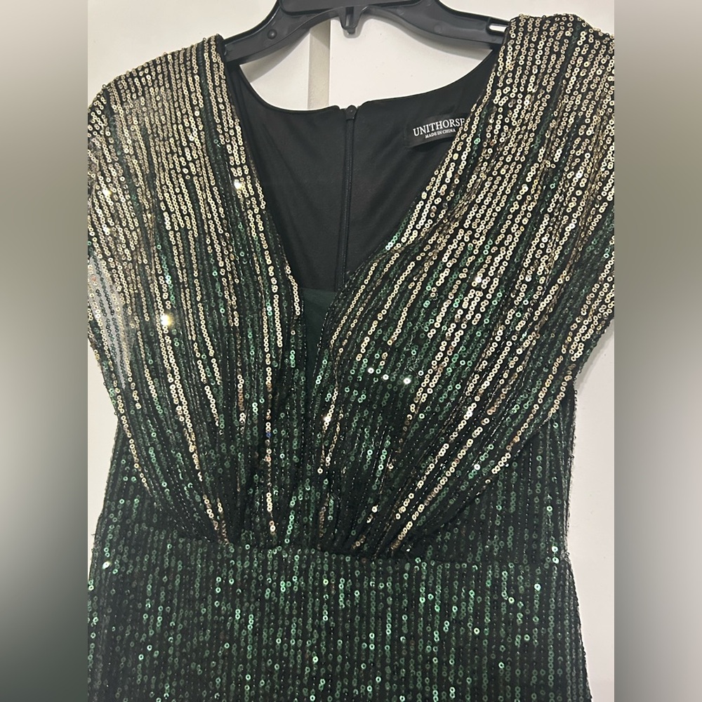 Elegant Green and Gold Sequin Dress